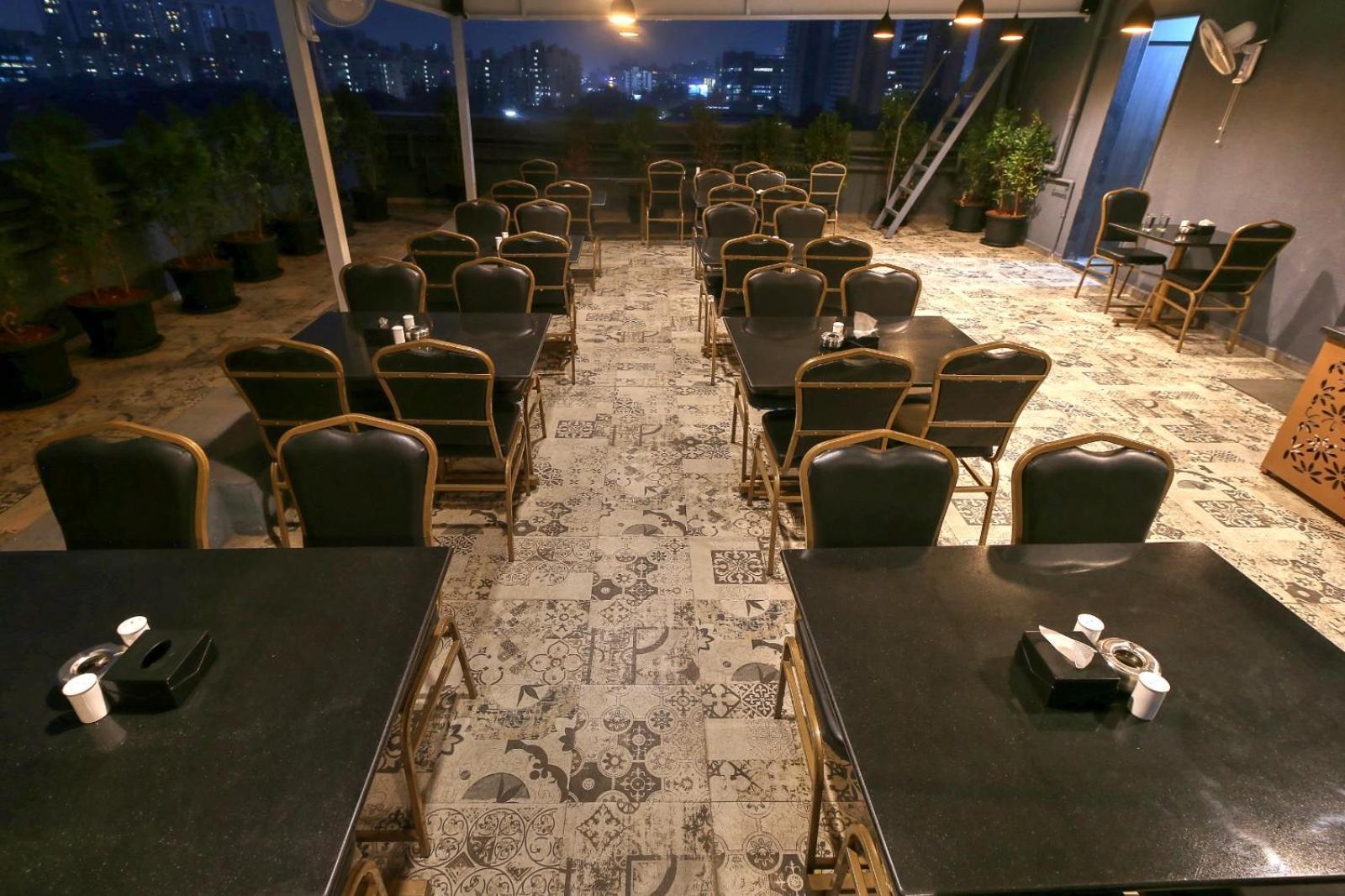 Magnus Fortune House Business Hotel , Magarpatta Mundhva Exterior photo