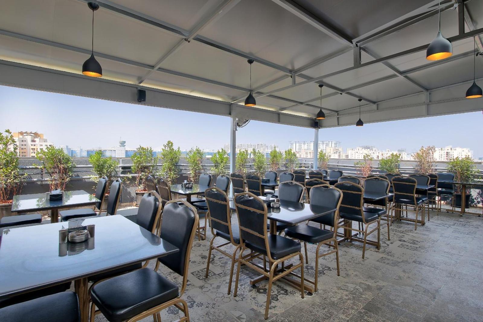Magnus Fortune House Business Hotel , Magarpatta Mundhva Exterior photo