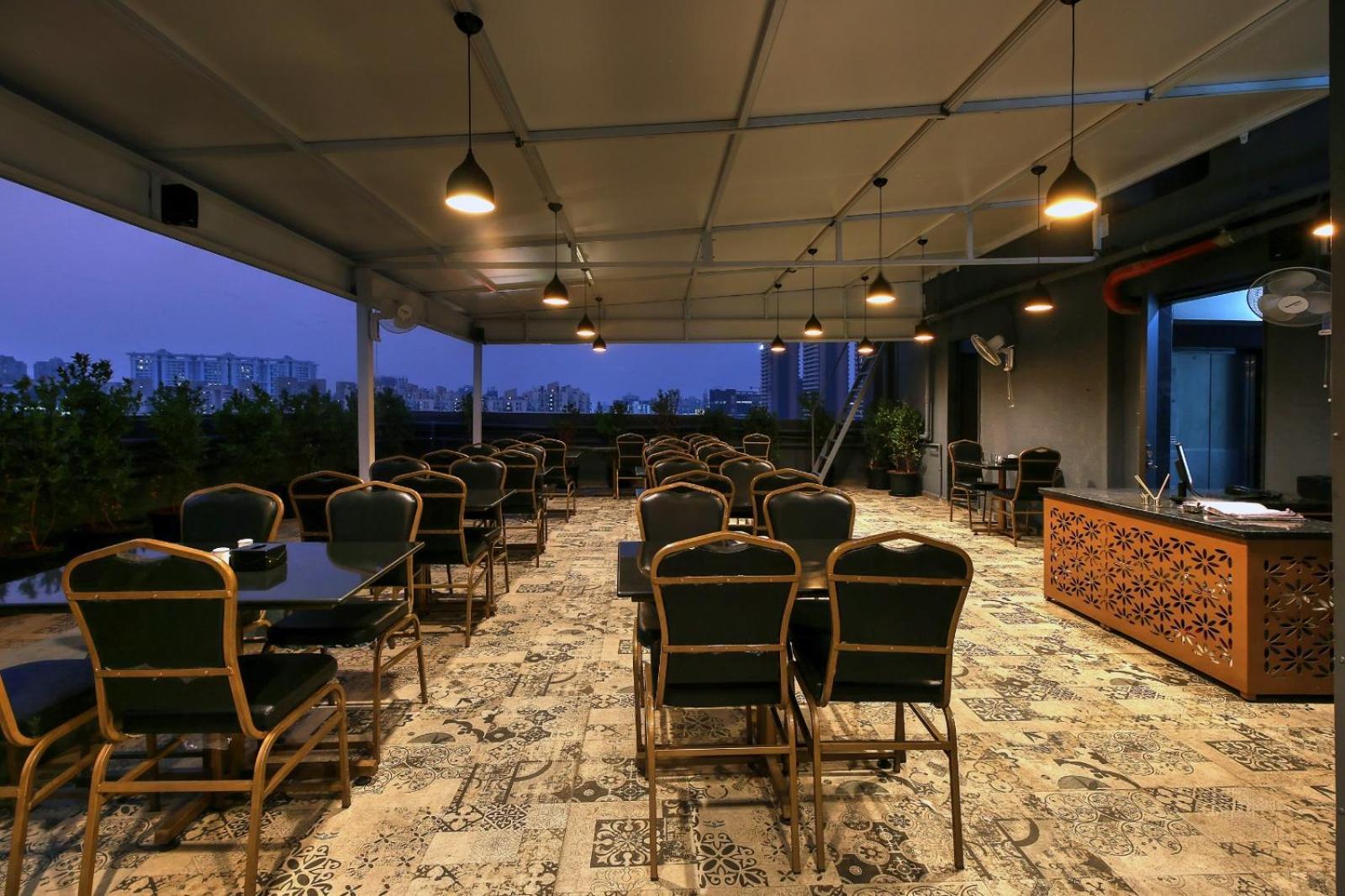 Magnus Fortune House Business Hotel , Magarpatta Mundhva Exterior photo