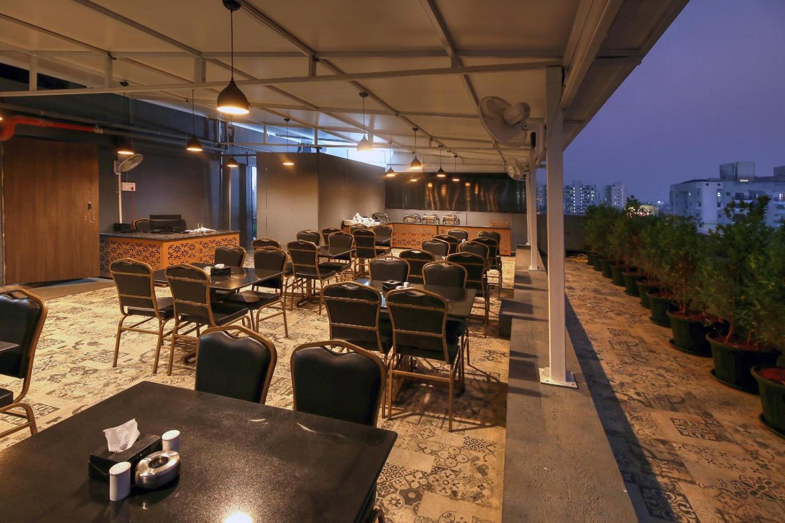 Magnus Fortune House Business Hotel , Magarpatta Mundhva Exterior photo