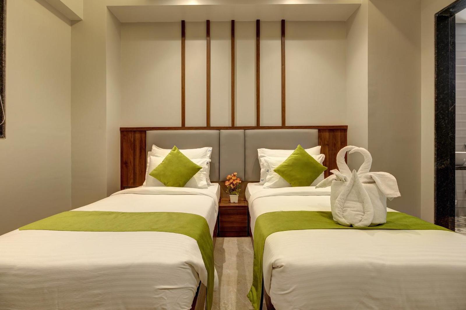 Magnus Fortune House Business Hotel , Magarpatta Mundhva Exterior photo