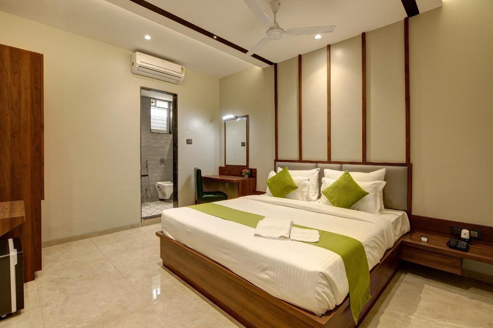 Magnus Fortune House Business Hotel , Magarpatta Mundhva Exterior photo