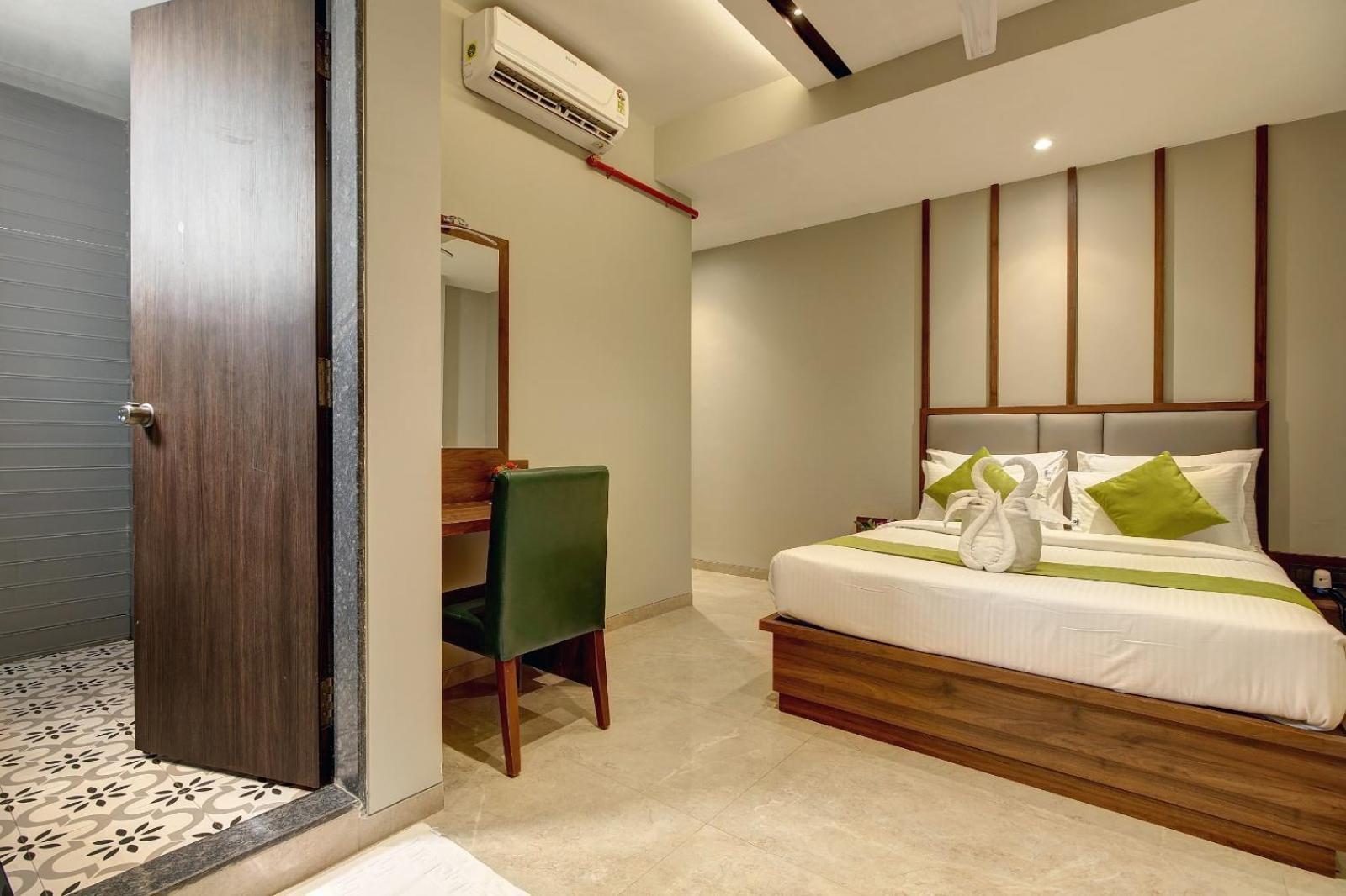 Magnus Fortune House Business Hotel , Magarpatta Mundhva Exterior photo