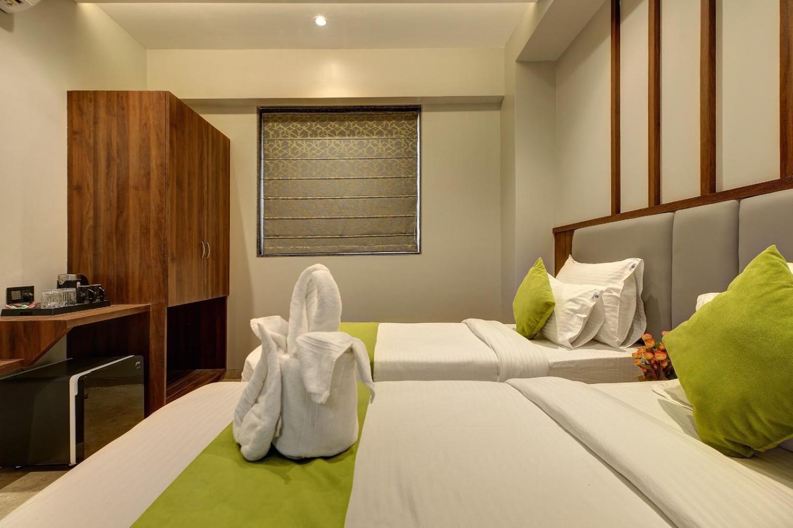 Magnus Fortune House Business Hotel , Magarpatta Mundhva Exterior photo