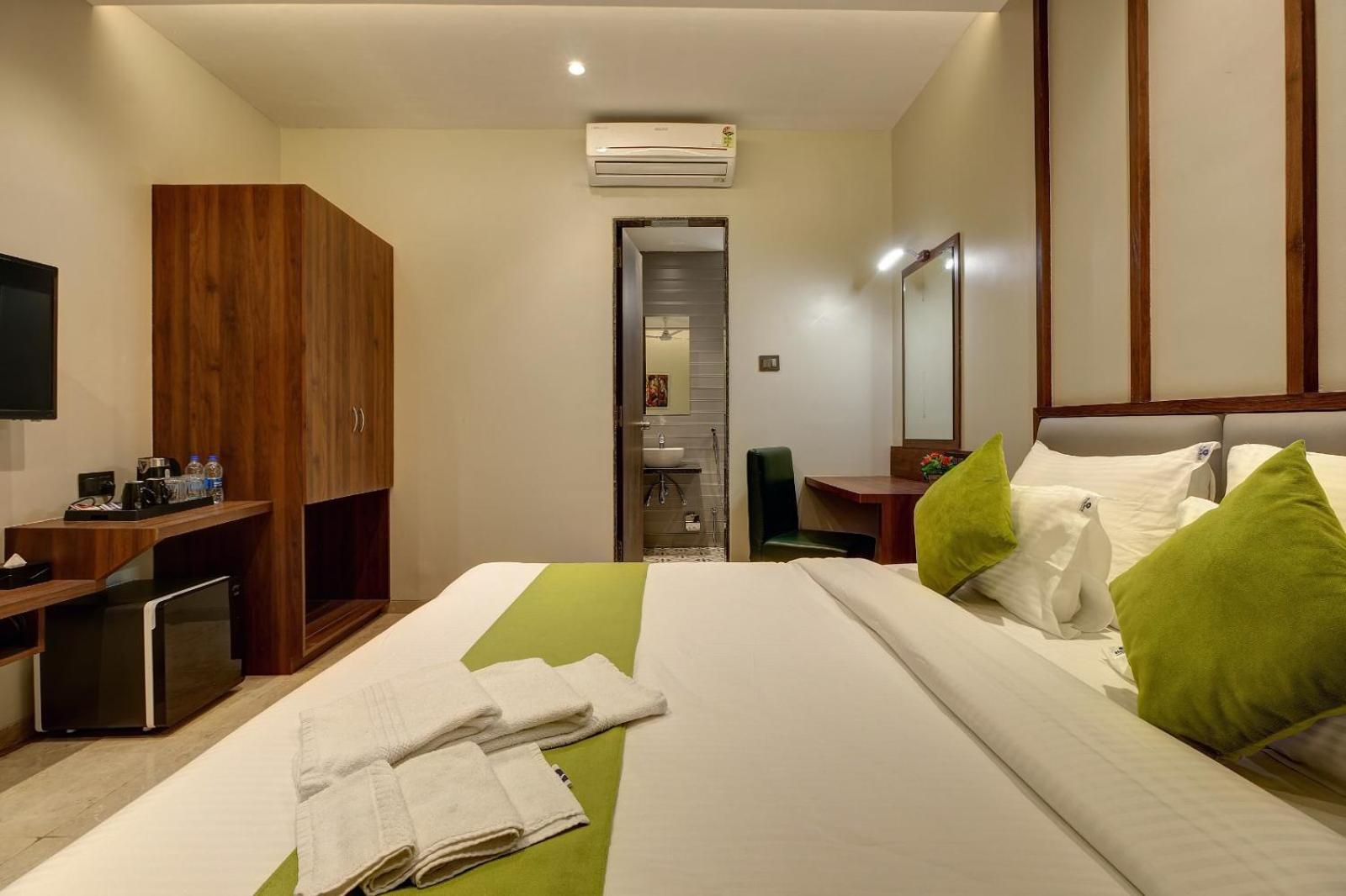 Magnus Fortune House Business Hotel , Magarpatta Mundhva Exterior photo