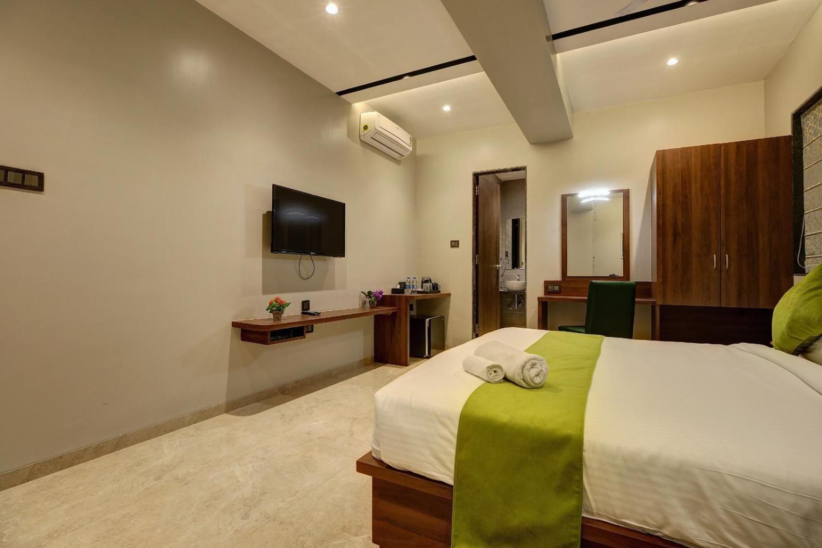Magnus Fortune House Business Hotel , Magarpatta Mundhva Exterior photo