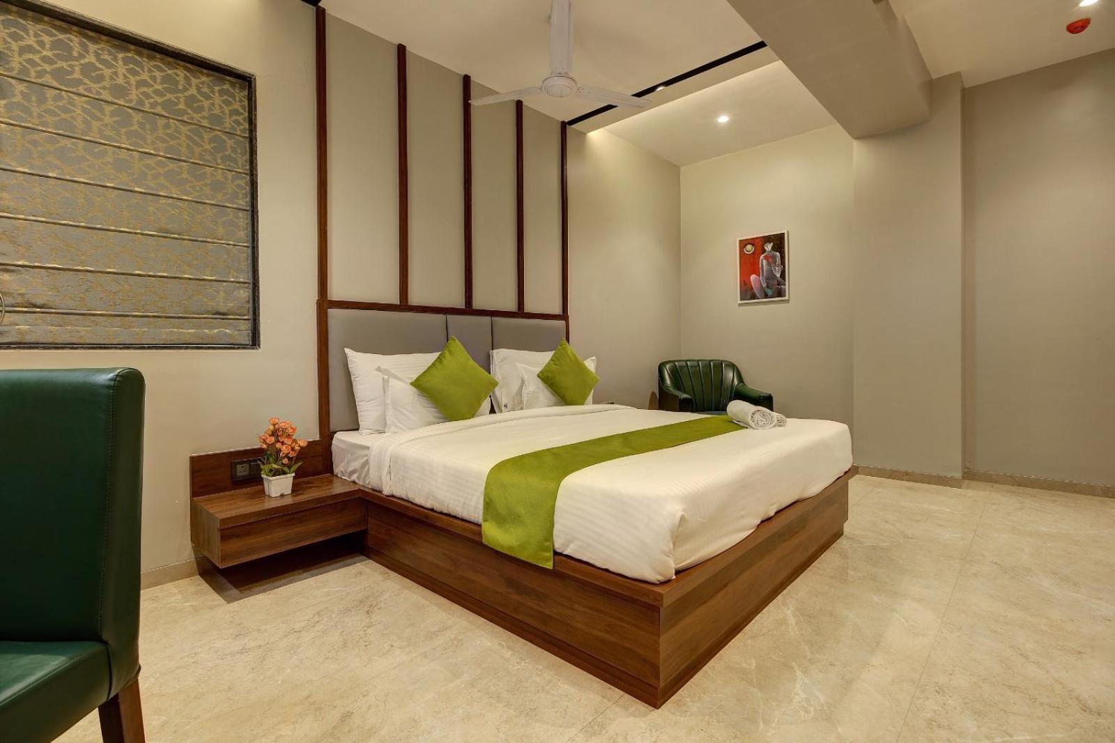 Magnus Fortune House Business Hotel , Magarpatta Mundhva Exterior photo